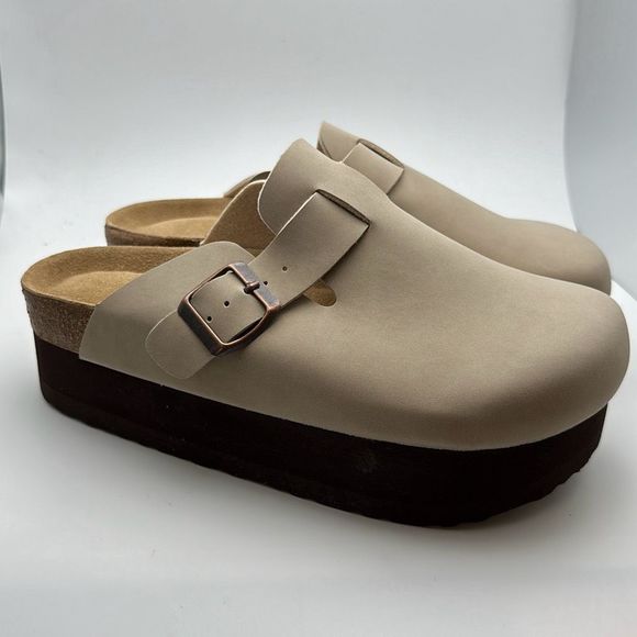 CUSHIONAIRE Women's Cork Footbed Platform Clog 6.5 WIDE SAND - Picture 1 of 7